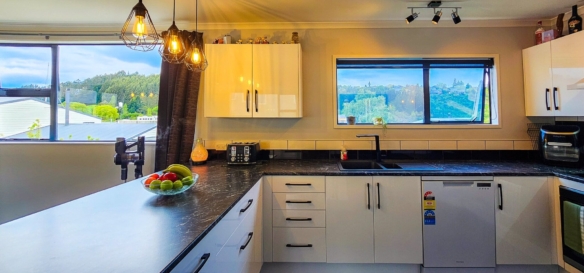McGuire Real Estate | Dunedin - 27 Saint Albans Close - Bradford