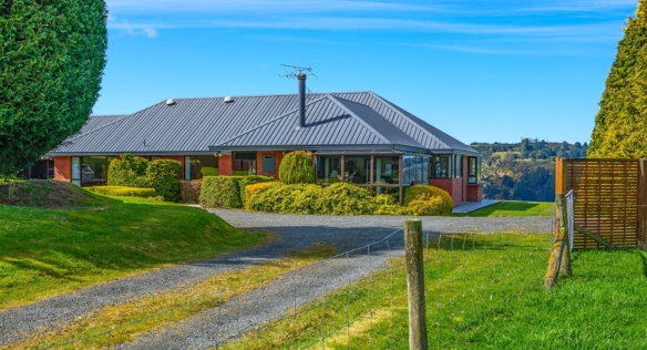 McGuire Real Estate | Dunedin - 96 Campbells Road - Pine Hill